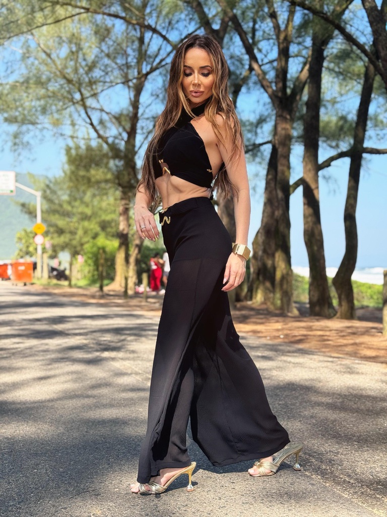 Calça Plisset preta